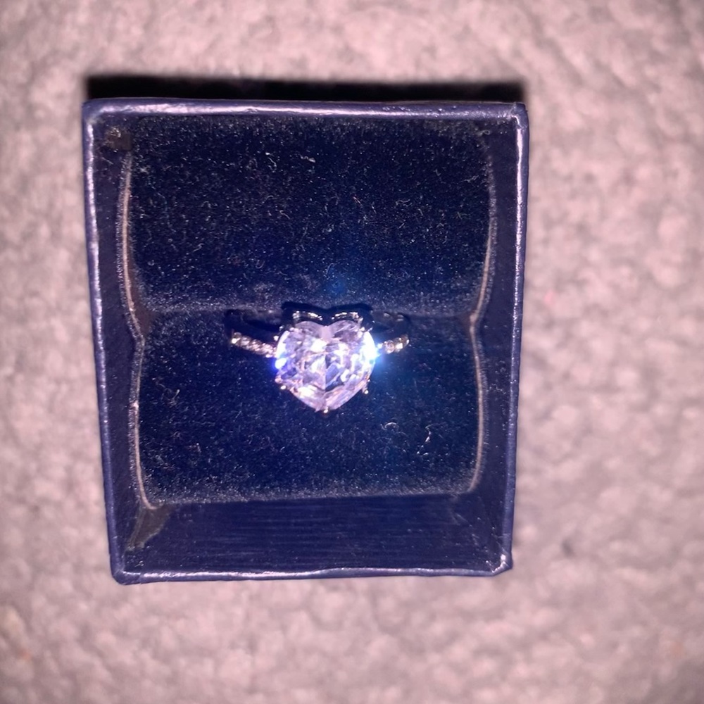 Heart ring - Picture 3 of 7
